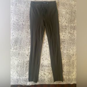 Size 1, Green Jegging pants